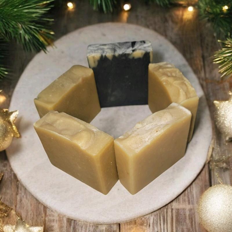 Men's Farm Fresh Goats Milk Soap Christmas Bundle - Eucalyptus, Frankincense, Charcoal, Patchouli, Peppermint