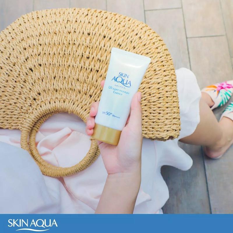 SKIN AQUA Super Moisturizing UV Essence sunscreen 80g