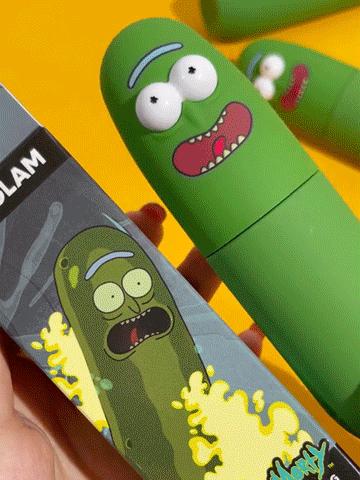 Rick and Morty X SHEGLAM Pickle Rick Setting Spray Moisturizing Long-Lasting Makeup Fixer Spray Oil-Control Non-Greasy Setting Spray For Makeup