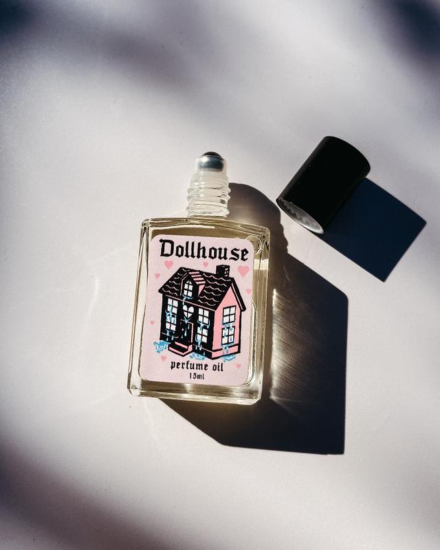 Dollhouse-Roll On 15ml Oil: Strawberries, Powder, & Caramel Musk
