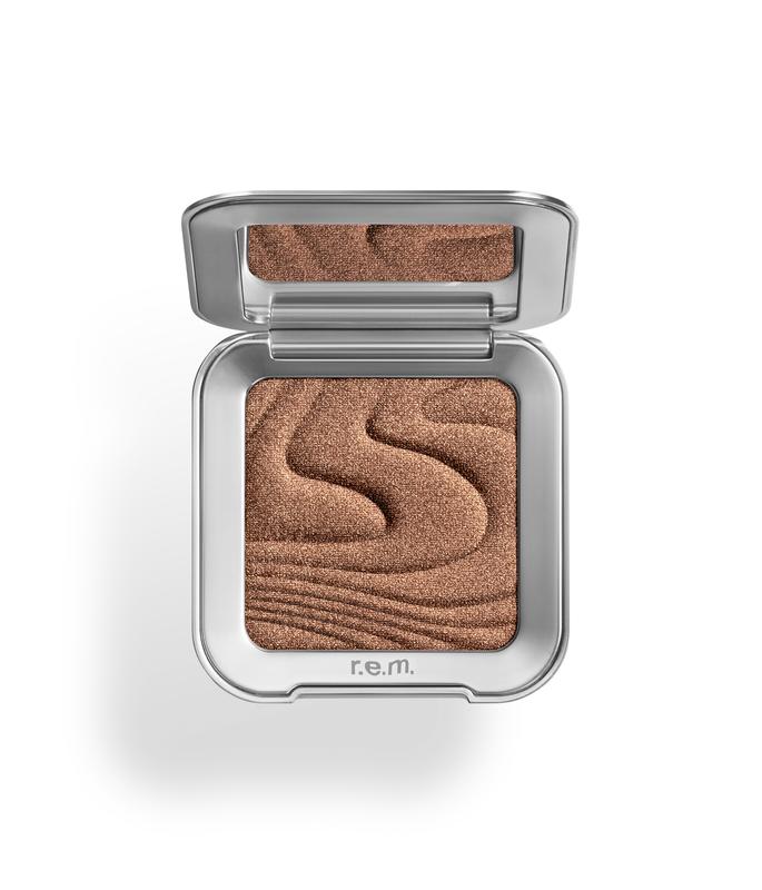 r.e.m. beauty interstellar highlighter topper